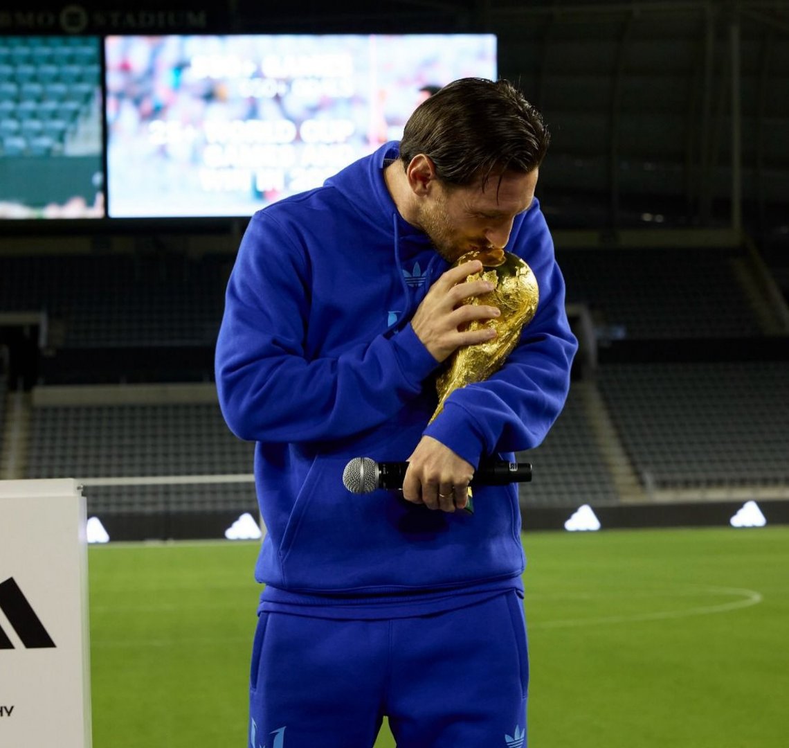 梅西遭遇批评,转会传闻引发热议(梅西继续被同行盛赞) 梅西遭遇批评,转会传闻引发热议(梅西继续被同行盛赞)