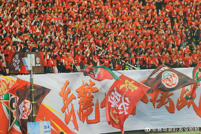 关于湖南队在最新对决中展现出跃跃欲试的实力，赢得金牌的信息