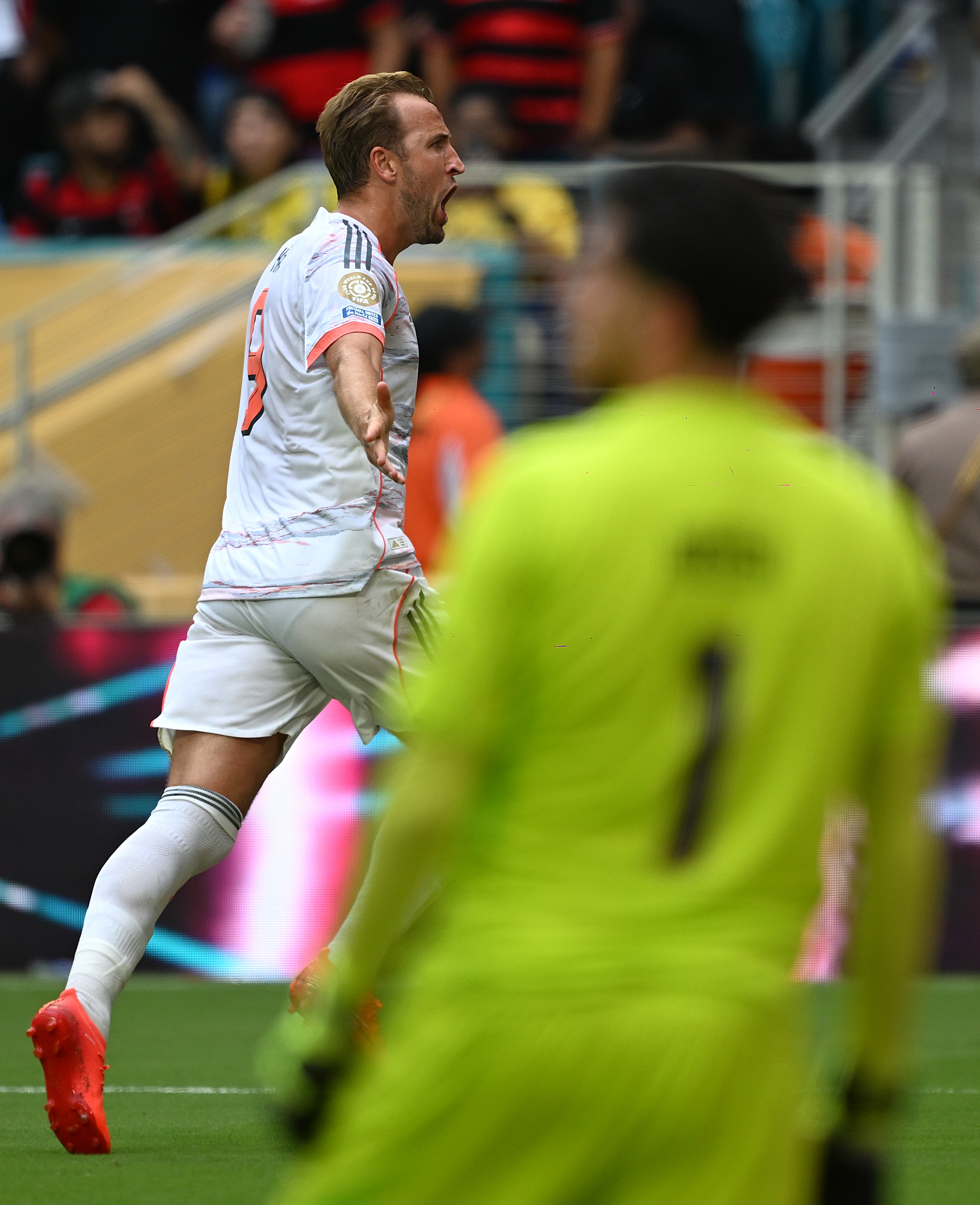 拜仁慕尼黑惨败，欧冠命运岌岌可危的简单介绍