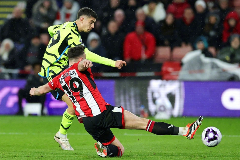 阿贾克斯巴黎大战，上演进球大战的简单介绍